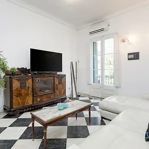 1229 - Awesome Center With Terrace Apartment